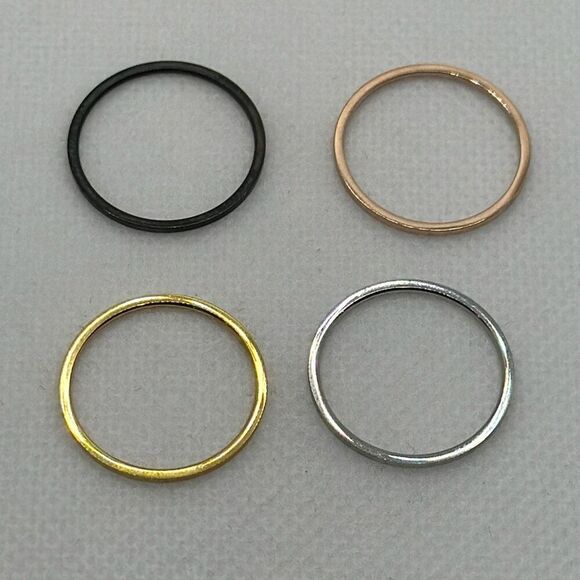 Brand New!! Size 5 set of 4 titanium steel plated midi rings - Picture 2 of 3